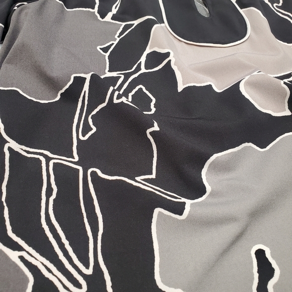 BCBG Maxazria petites dress with tie belt - Picture 3 of 4